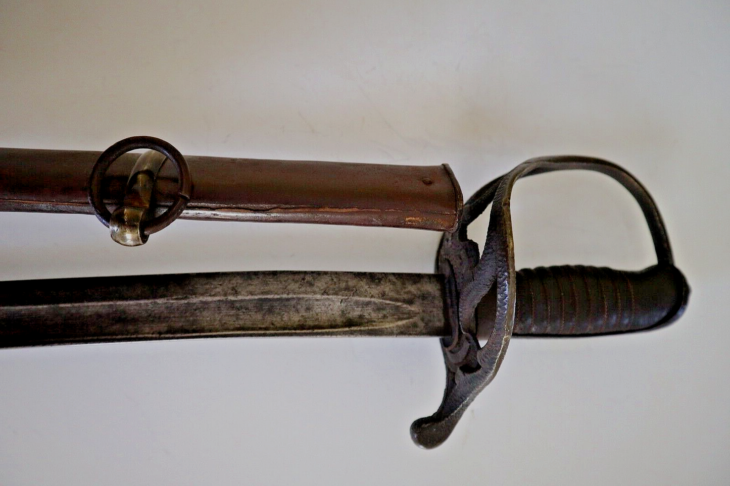 CIVIL WAR CONFEDERATE COLLEGE HILL ARSENAL OFFICER CAVALRY SWORD W CSA ON GUARD