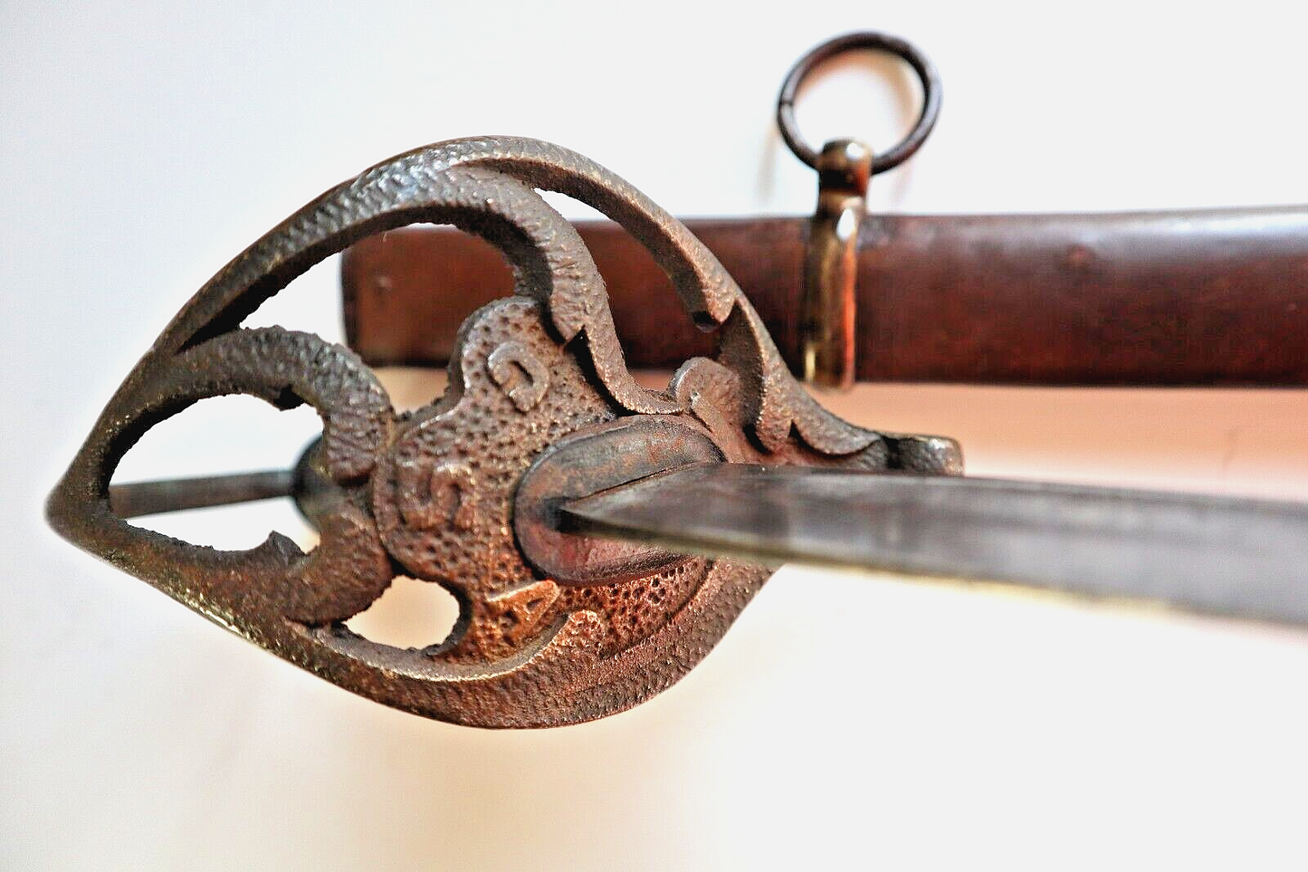 CIVIL WAR CONFEDERATE COLLEGE HILL ARSENAL OFFICER CAVALRY SWORD W CSA ON GUARD